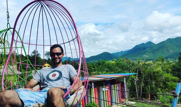 swinging @ Container cafe